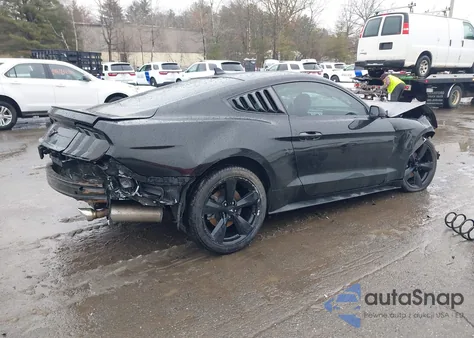 2021 Ford Mustang Ecoboost Premium Fastback z USA, uszkodzony, nr VIN 1FA6P8TH3M5153623